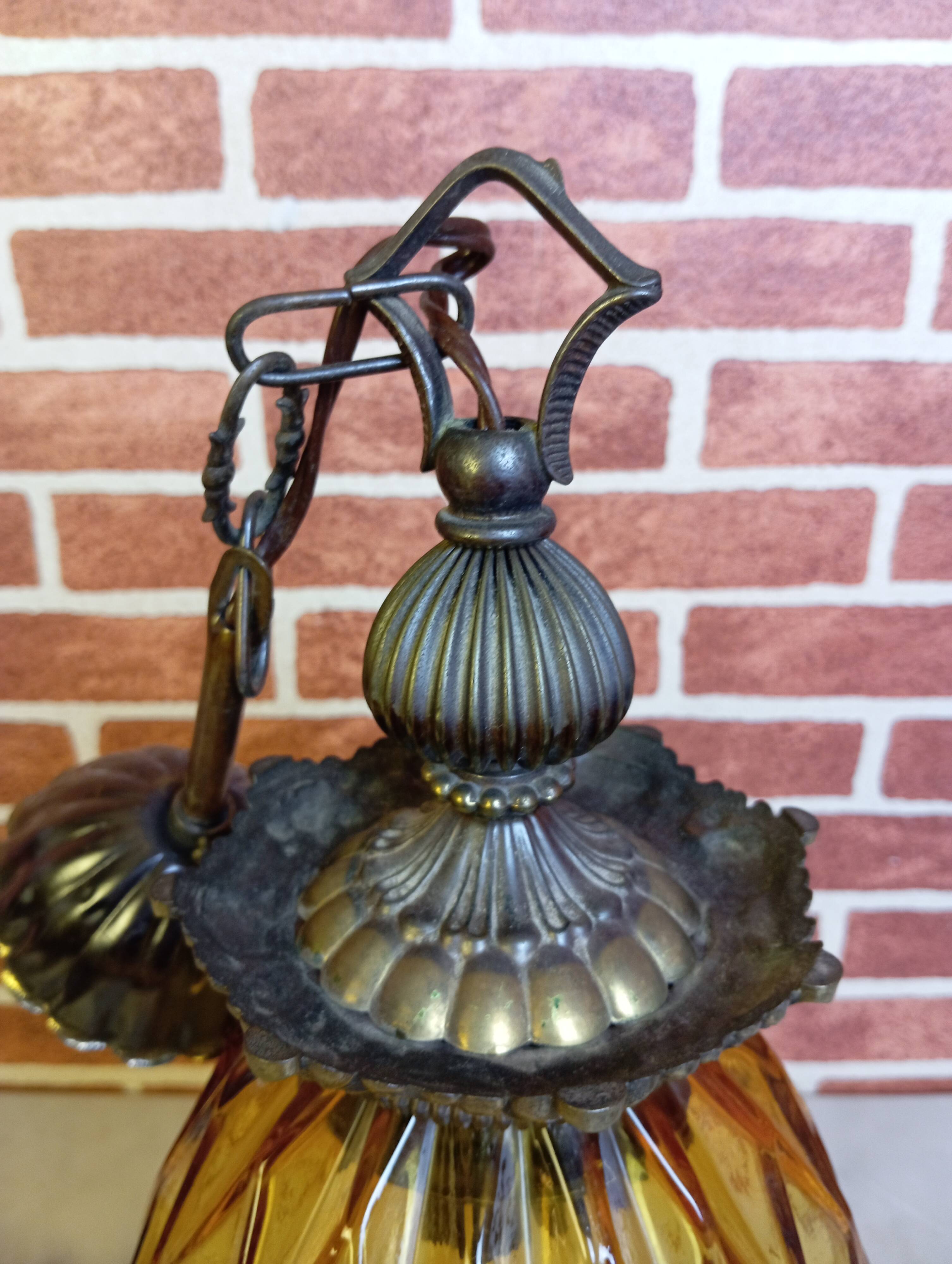 Lustre en verre ambré