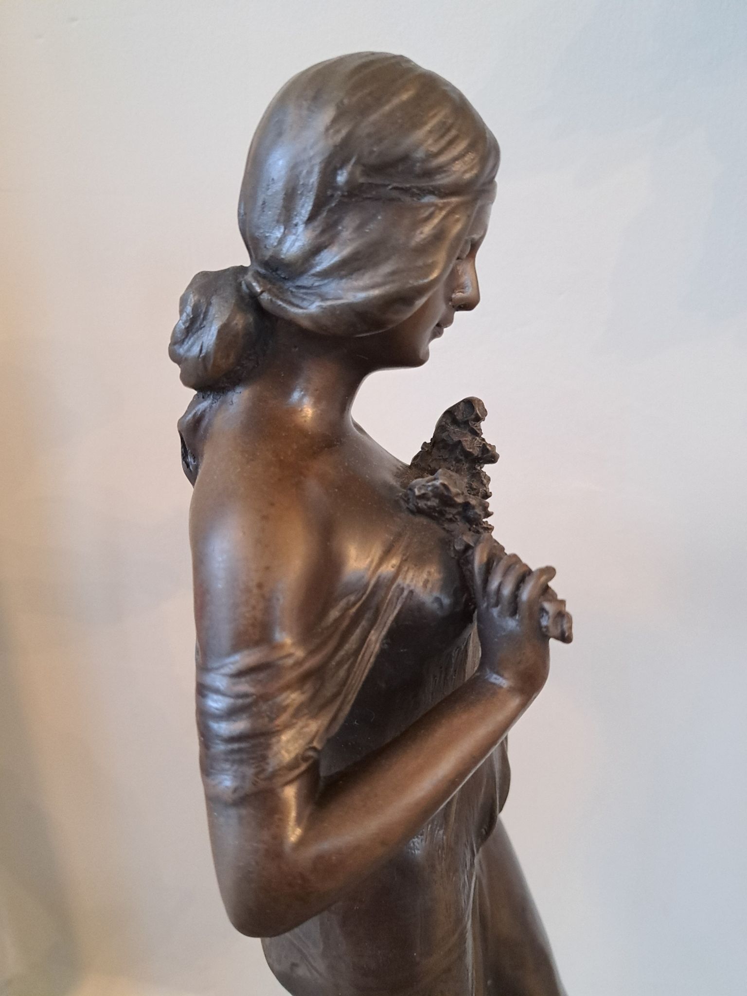 Sculpture femme art nouveau en bronze
