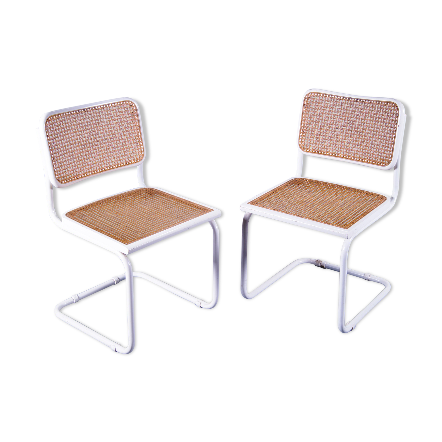 Set of 2 italian white cantilever chairs by Marcel Breuer
