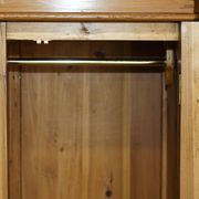 Armoire vintage sculptée main style Art Nouveau