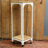 Industrial stele on wheels