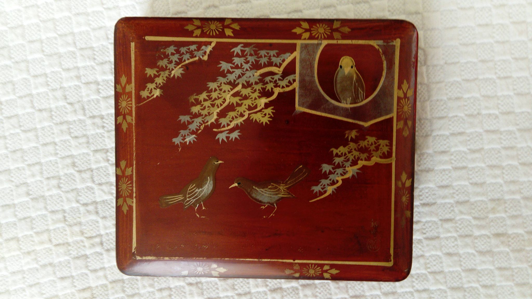 Small lacquered wooden box or jewelry box decorated with birds and branches. China? Japan?