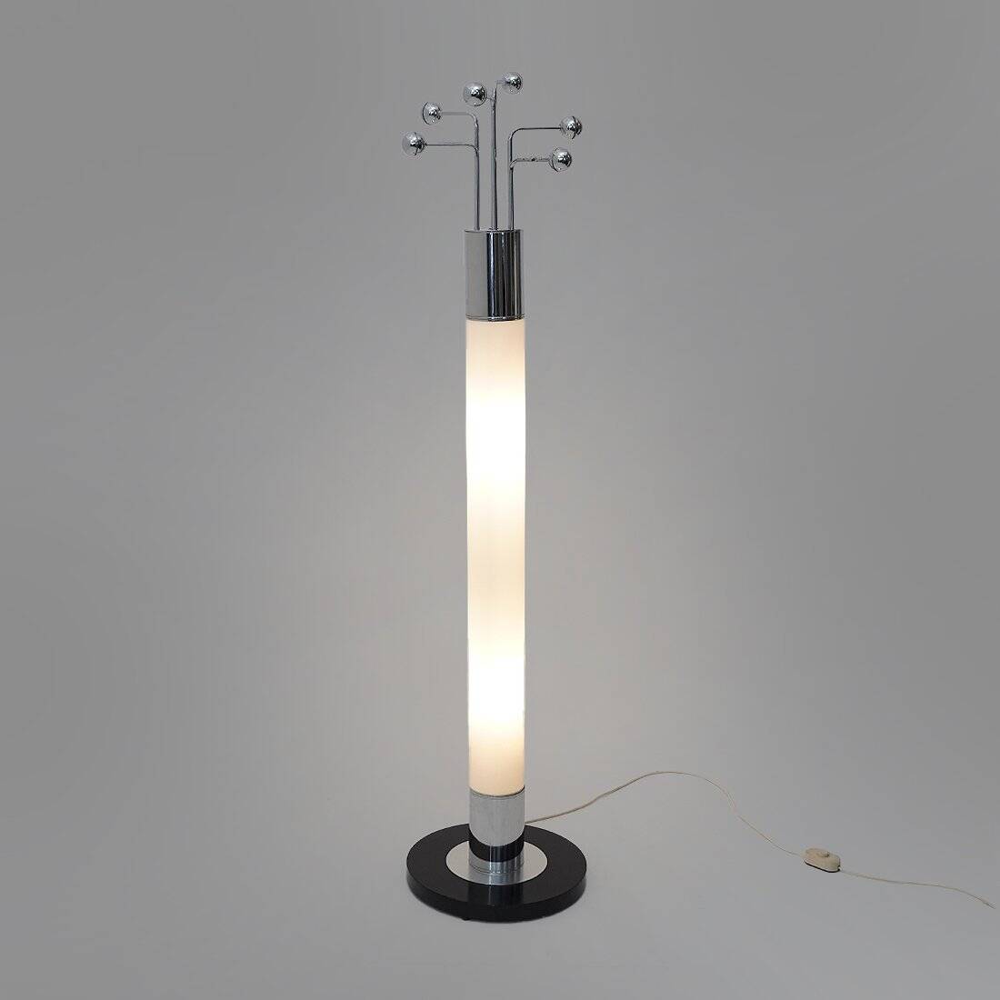 Chrome metal coat rack floor lamp, 1970s