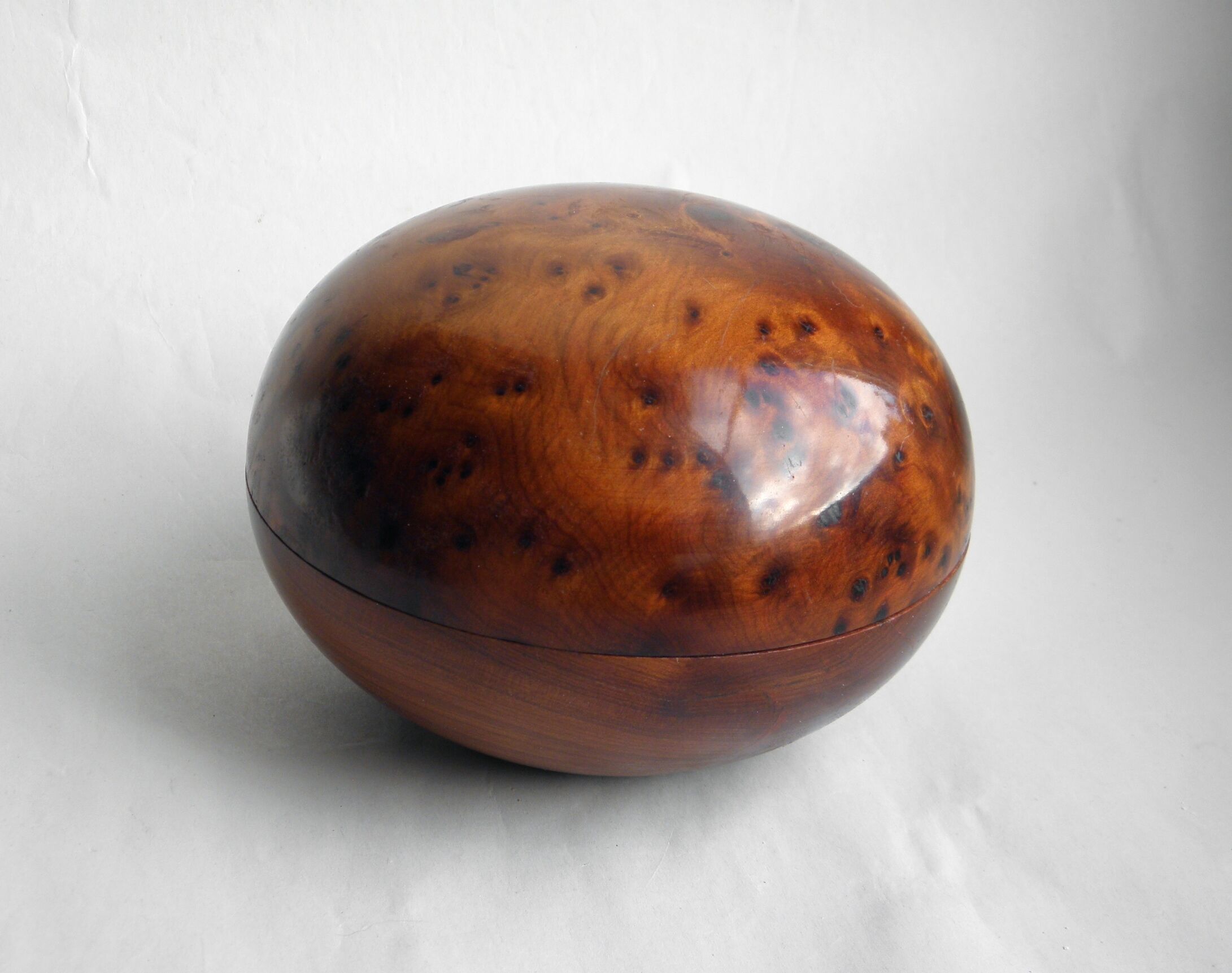 Cedar magnifying glass box