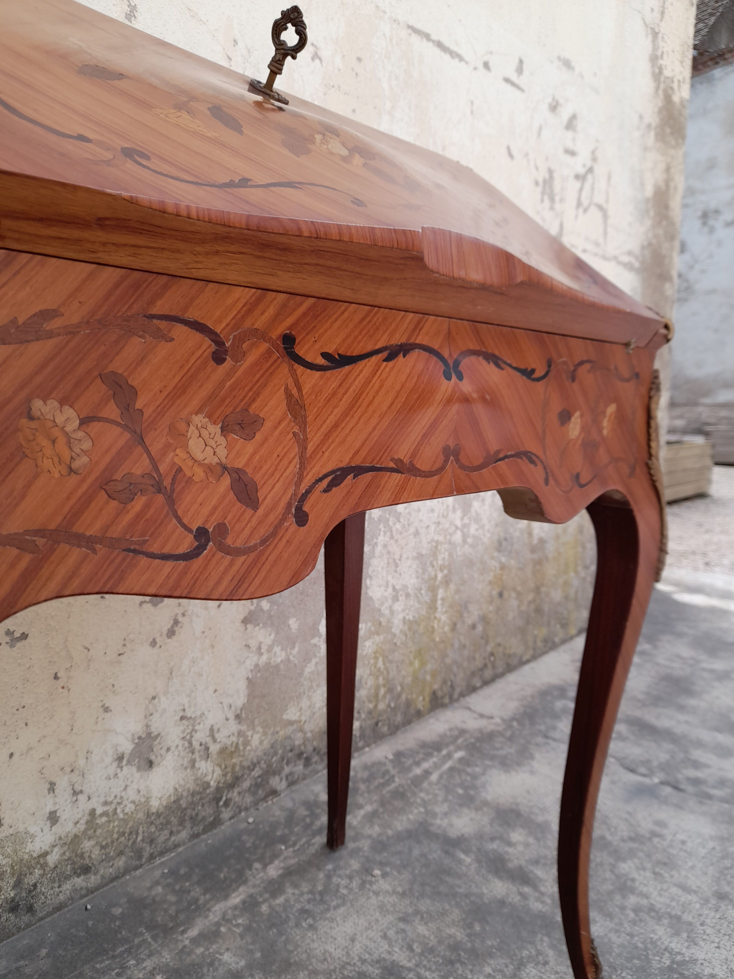 Writing desk back to donkey style Louis XV in rosewood