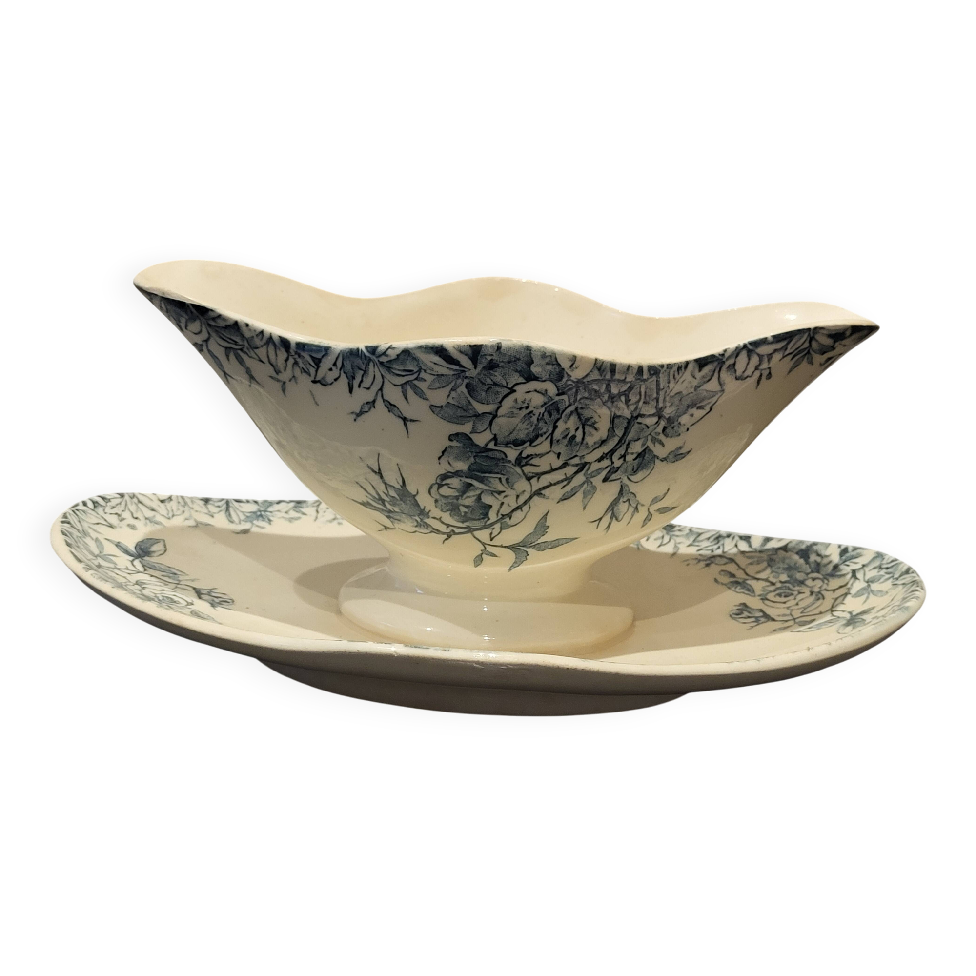 Porcelain sauceboat from Gien, Floréal blue model.