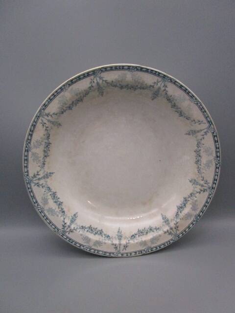 Antique shallow dish in creil montereau earthenware, mignon model.