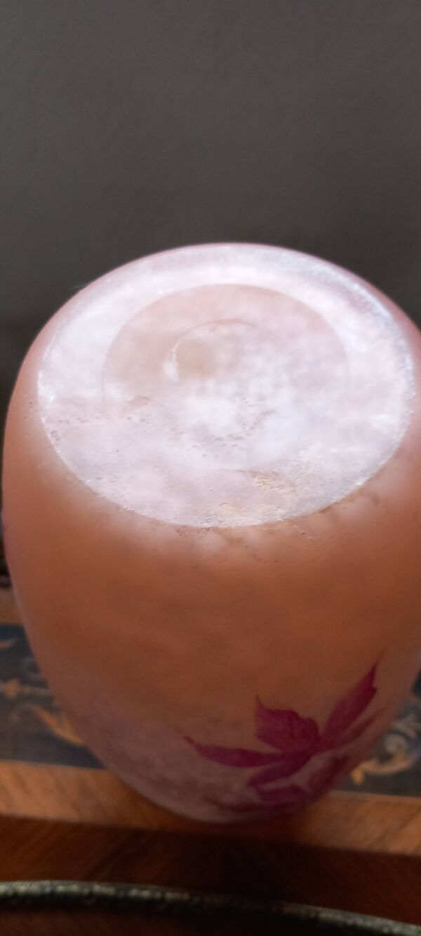 SUPERBE VASE EN PÄTE DE VERRE SIGNE LEGRAS  SERIE RUBIS