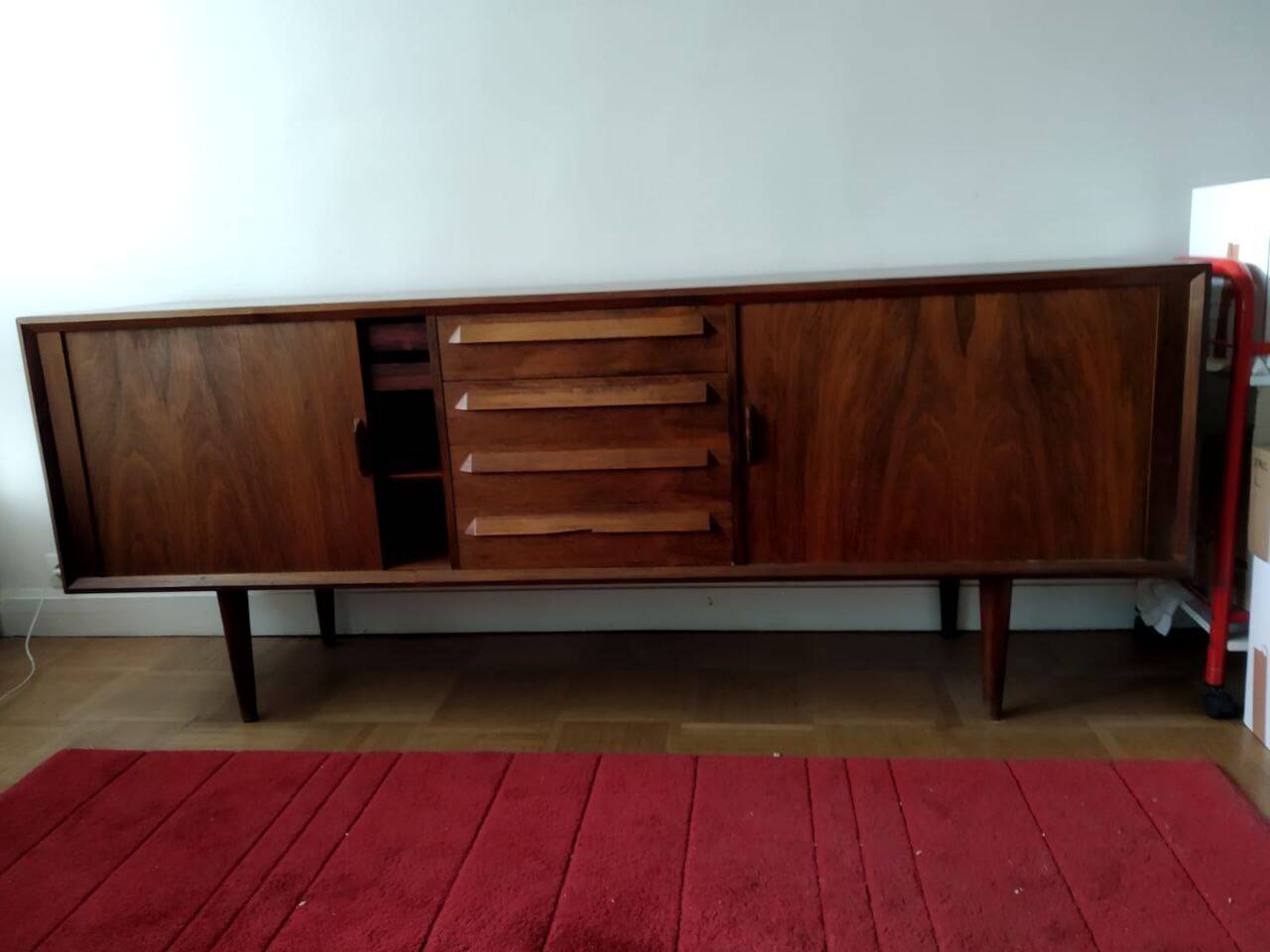 Low sideboard in a 1960s enfilade style in teak (Swedish designer Ib Kofod Larsen)