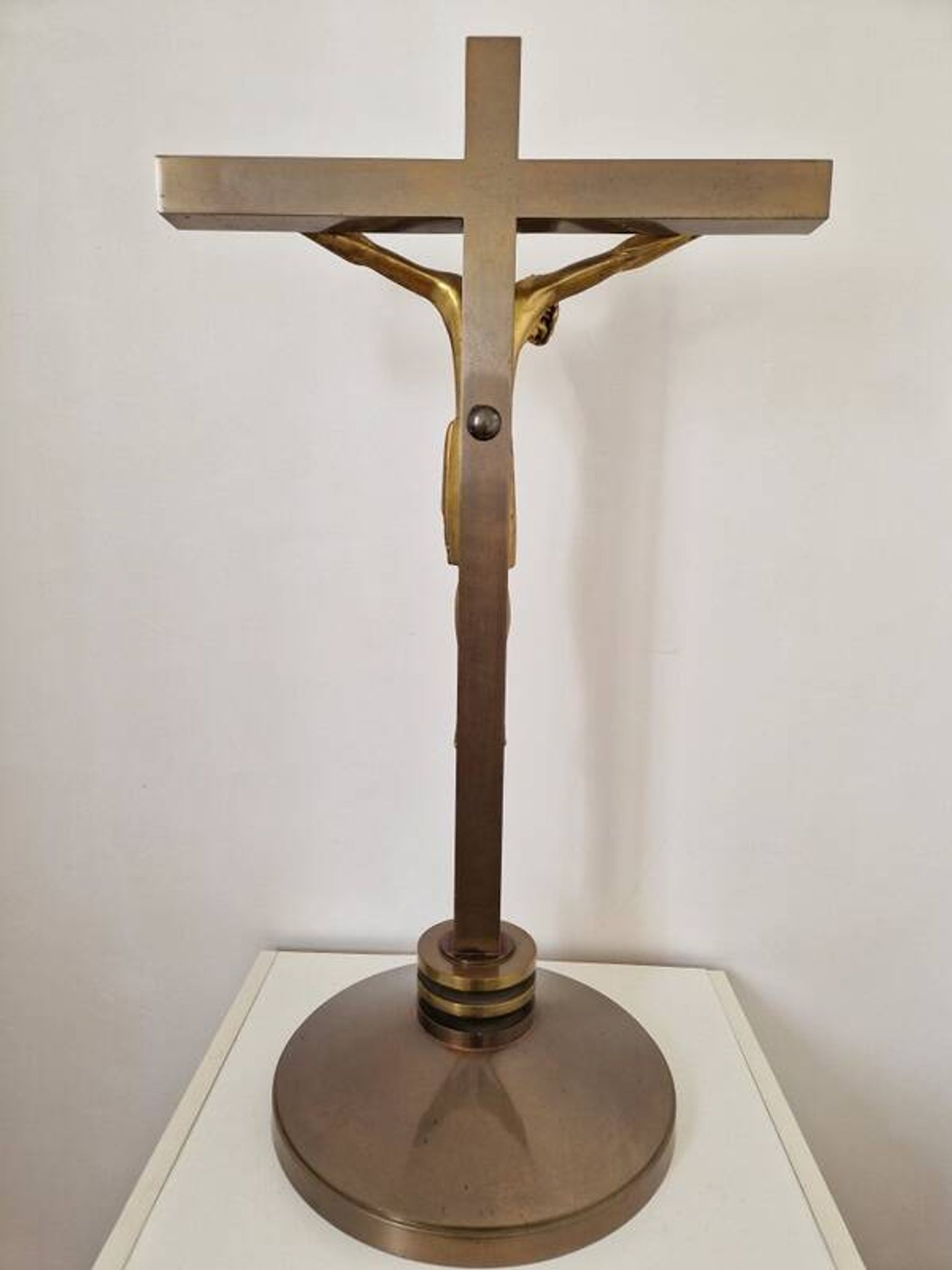 Jean Lambert-Rucki (1888-1967) - Important gilded bronze sculpture - Christ on the cross - Signed