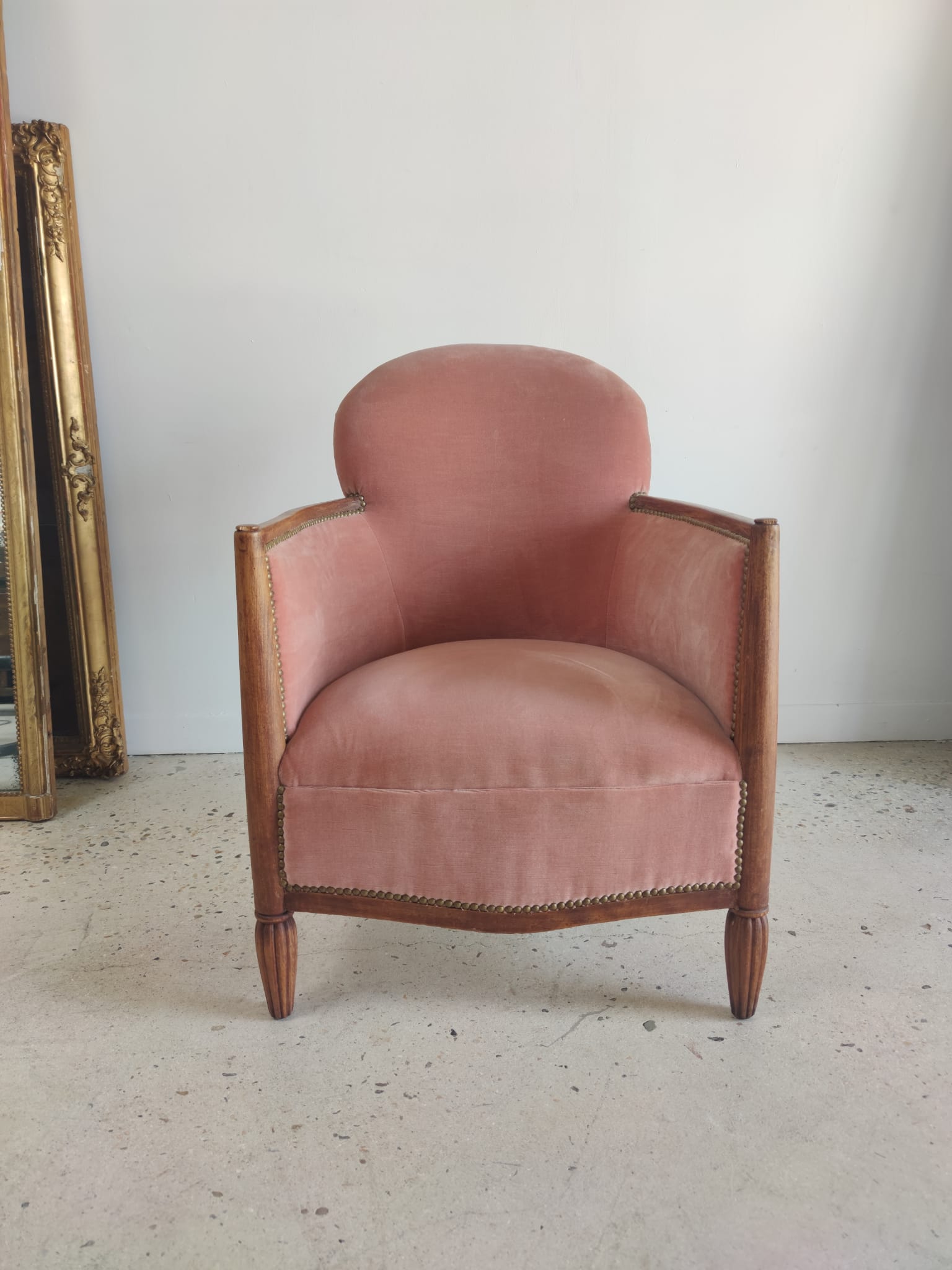 Armchair art deco pink velvet trim
