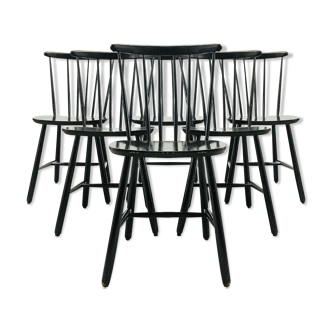 A set of 6 chairs