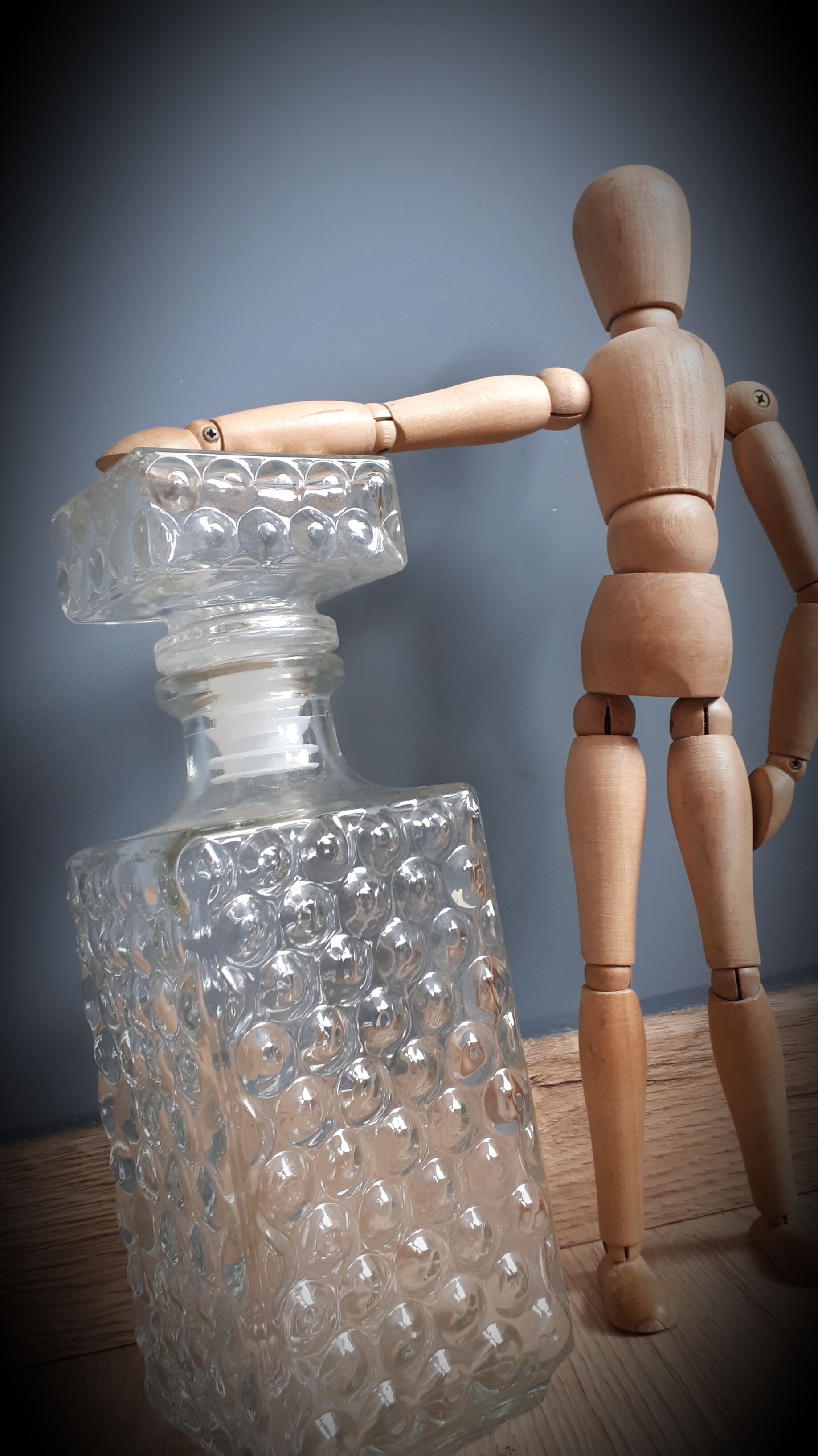 Authentic carafe whisky bubbles