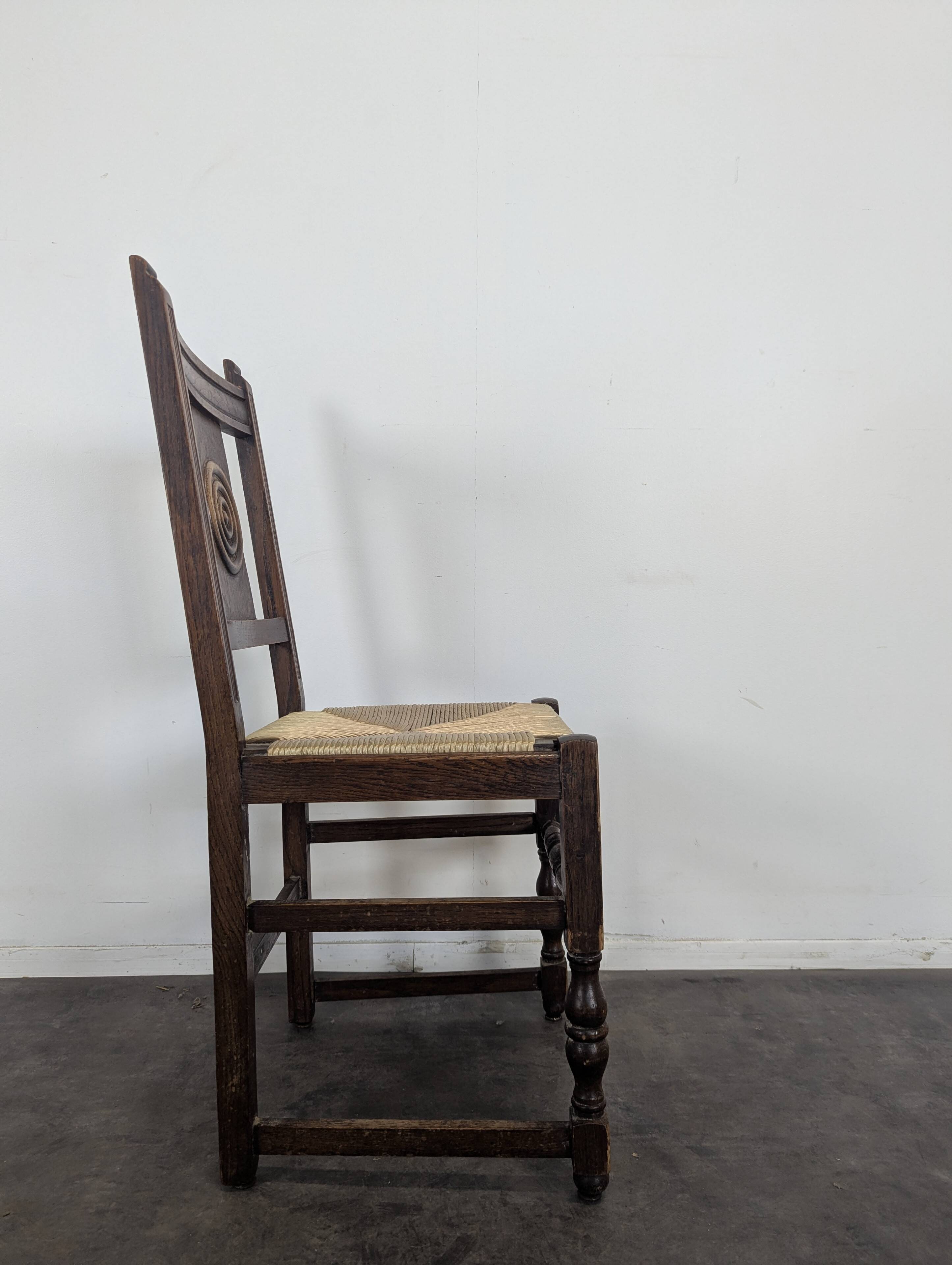Série de 6 chaises en chêne dans l'esprit de Dudouyt