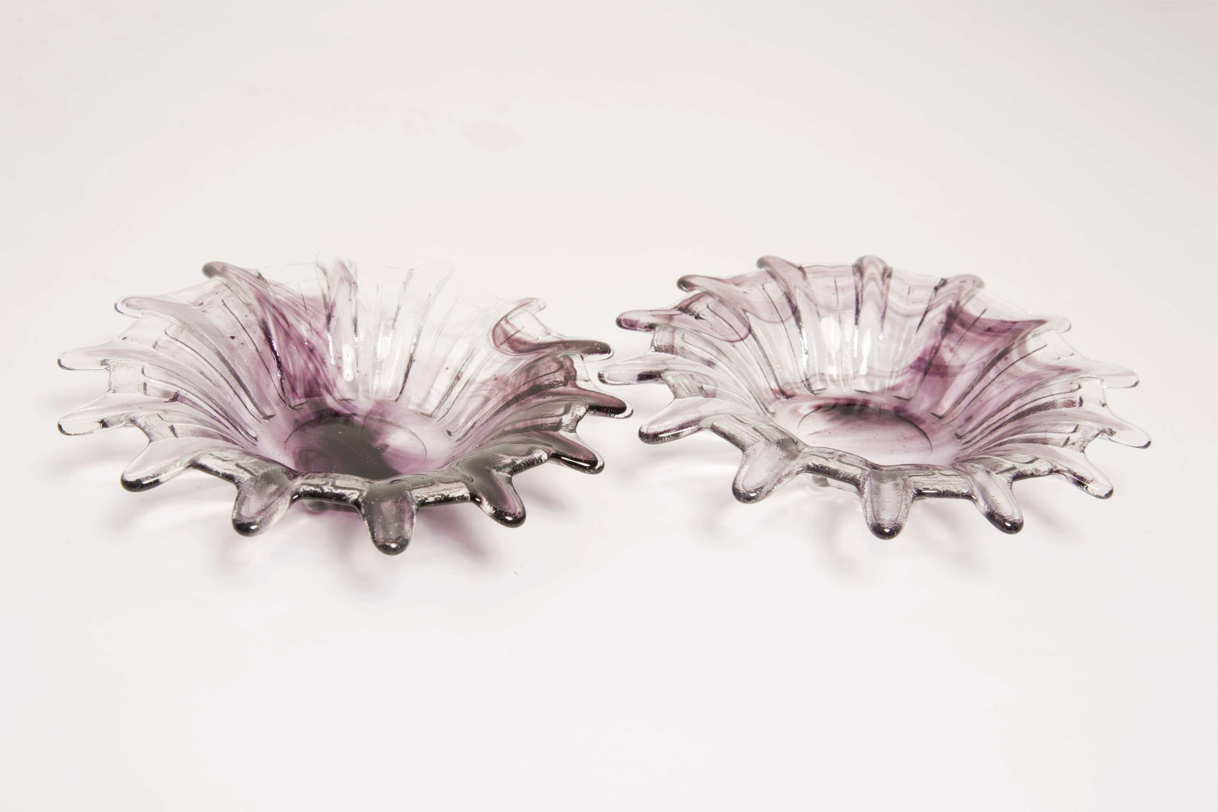 Pair of decorative plates/glasses in light purple vintage glass, Italy, 1960s