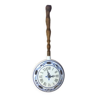 Old pendulum shaped ceramic saucepan white & blue vintage #a396