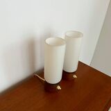 Paire de petites lampes poser teck et opaline