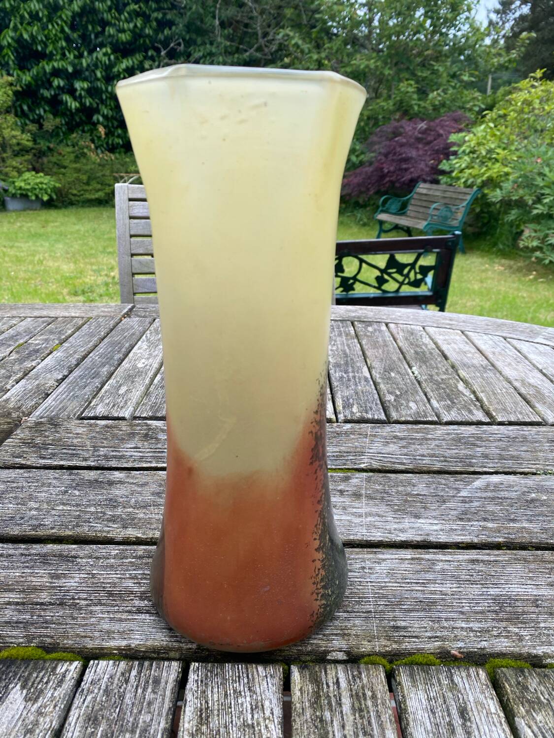 Vase forme diabolo Théodore Legras