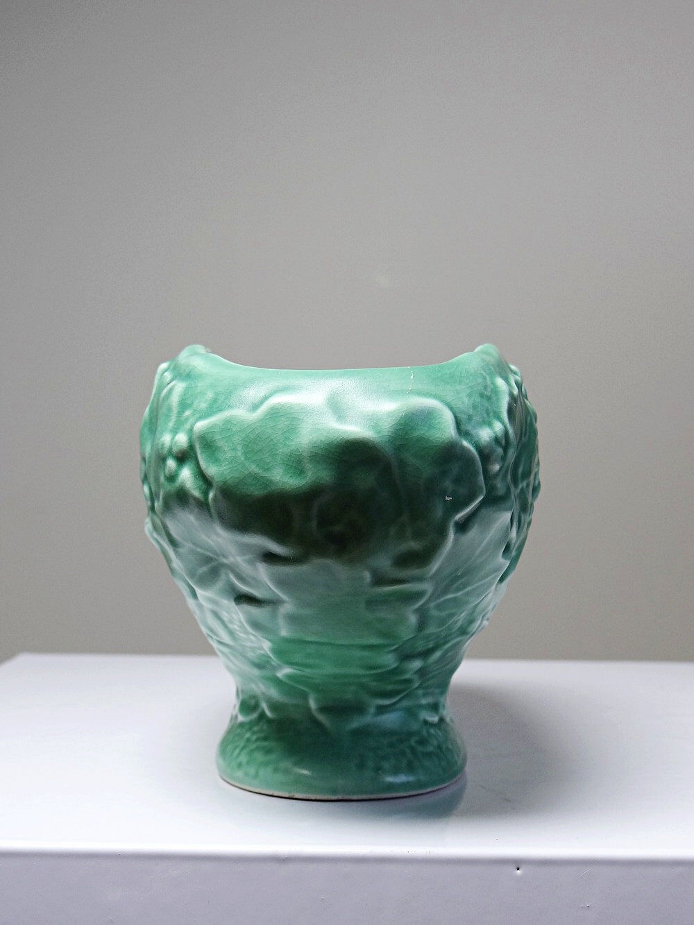 Small earthenware planter in relief barbotine style with ivy, Sylvac England.