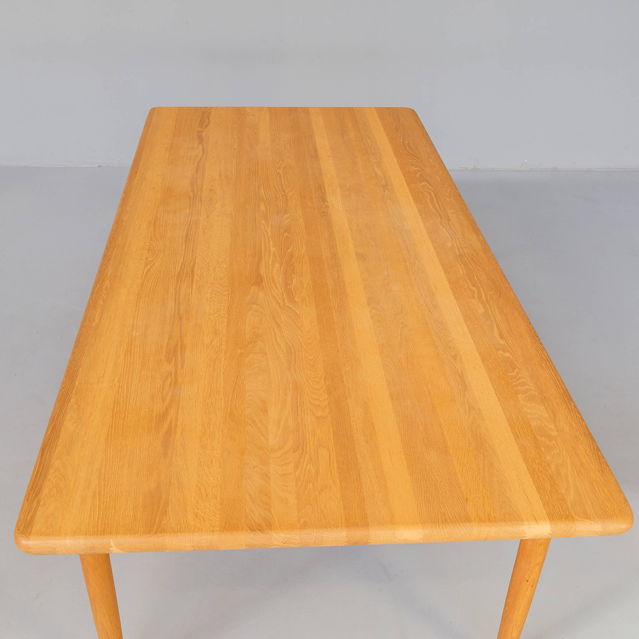 Niels Otto Moller Oak dining table for J.L. Møllers Møbelfabrik