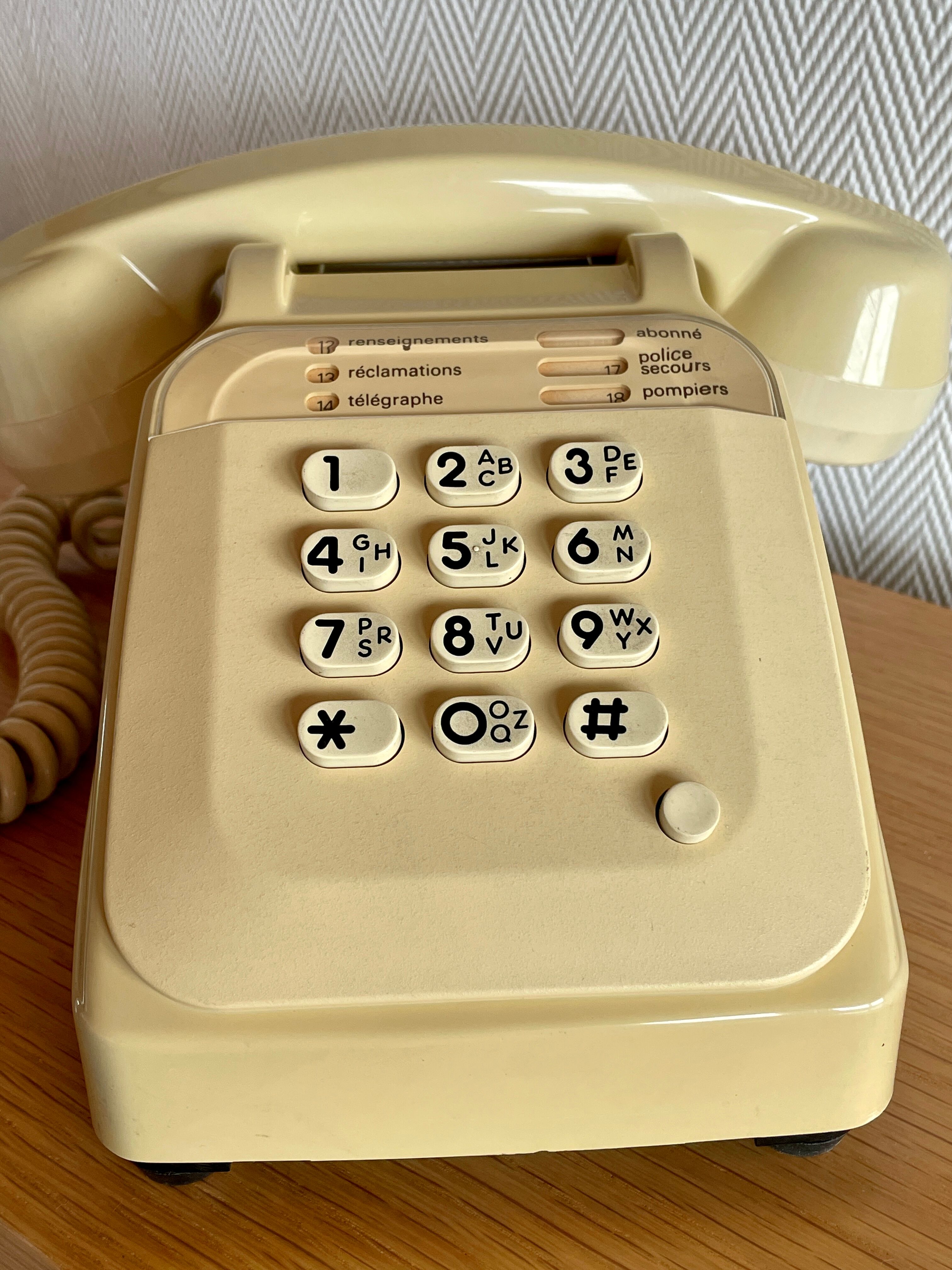 Socotel S63 phone with keys from the 80s