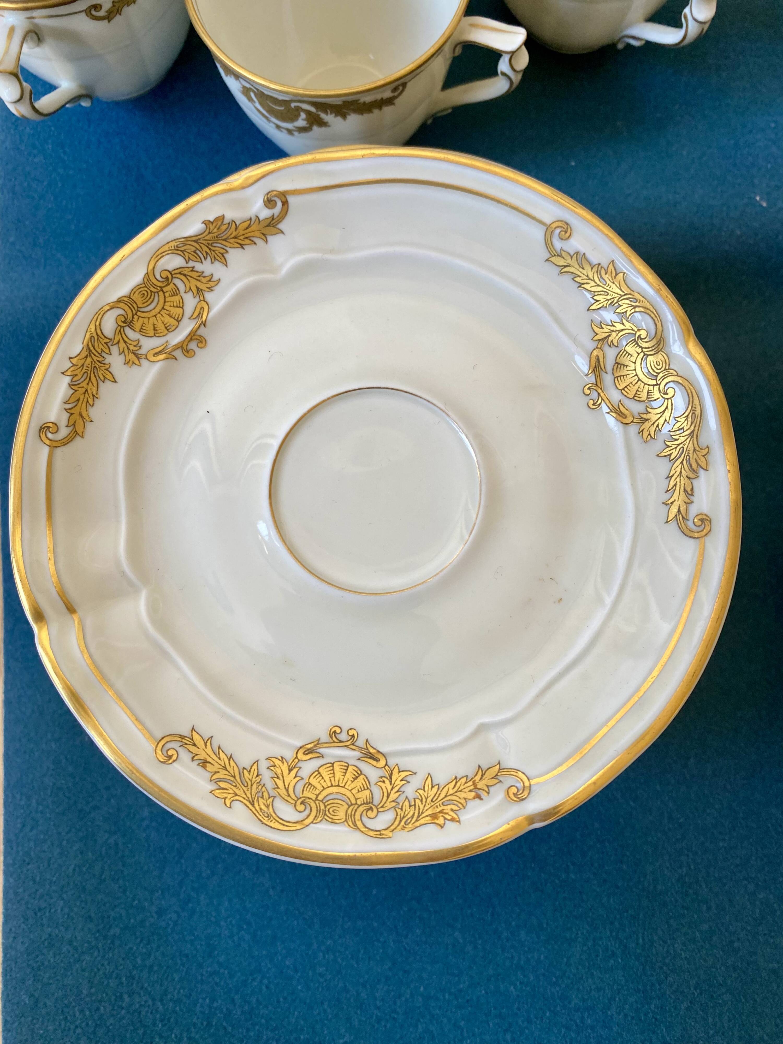 Bernardaud Coquille porcelain service, 96 pieces.