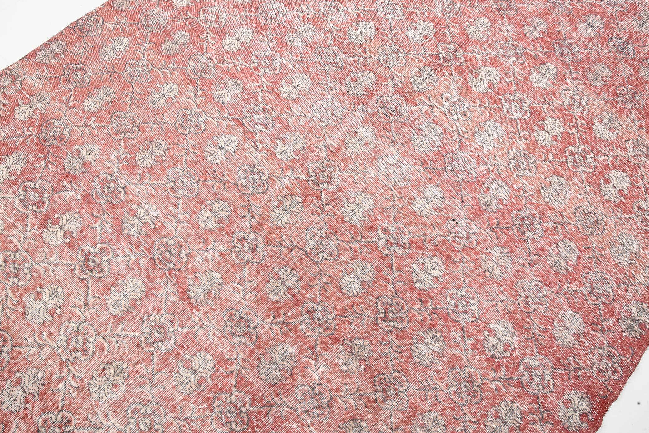 Pale red classic vintage rug, 215x335cm