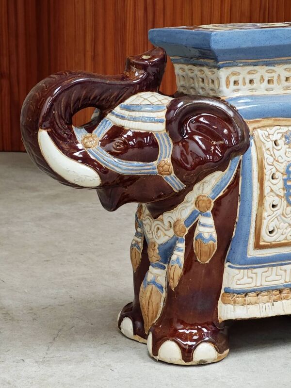 Porte plante éléphant 1980