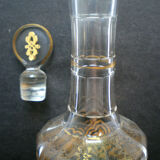 Carafe à alcool, flacon cristal Baccarat Saint-Louis, arabesques facettes or fin