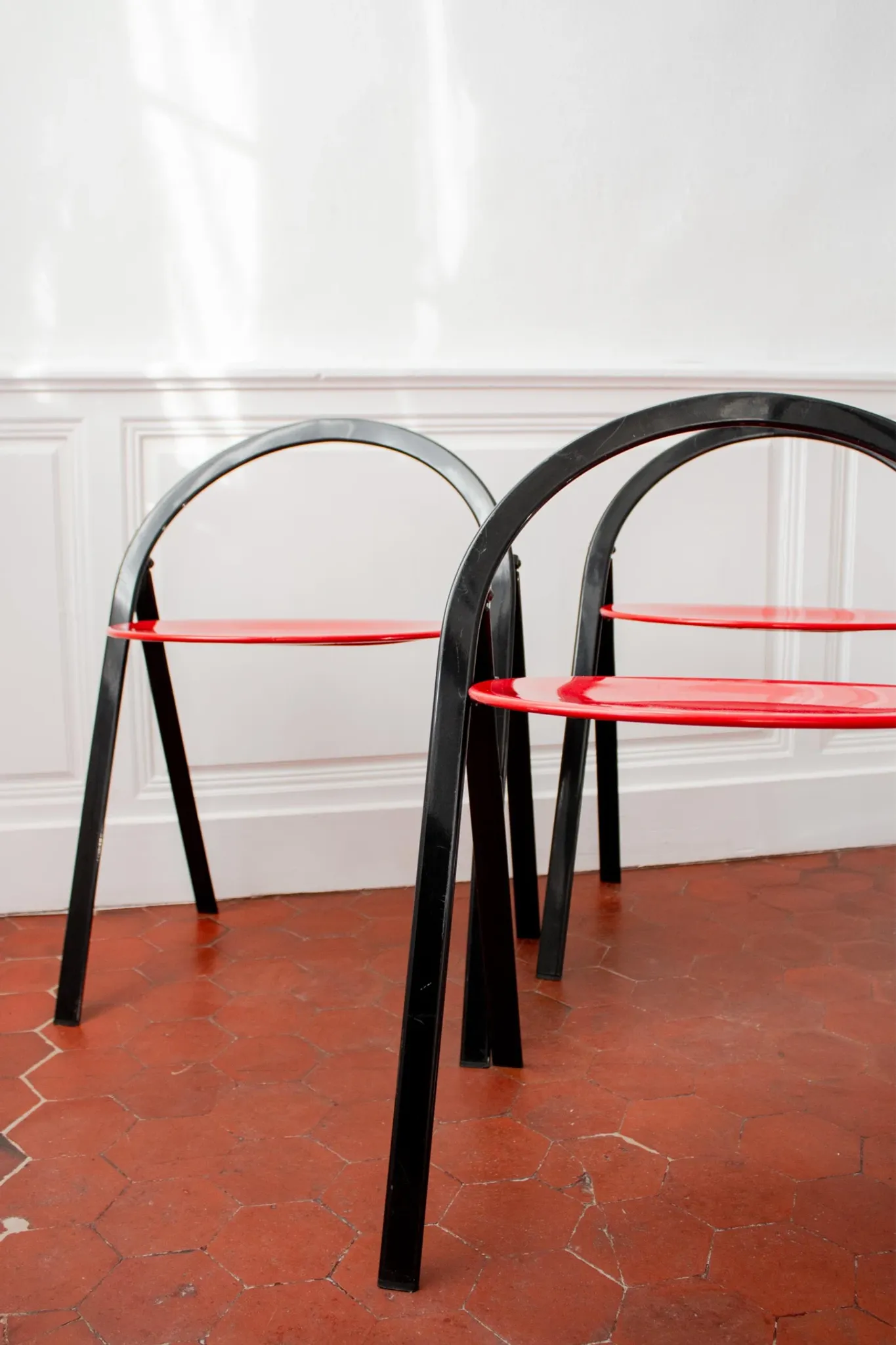 Vintage Clio chairs by Giorgio Cattelan for Cidue, black metal and wood.