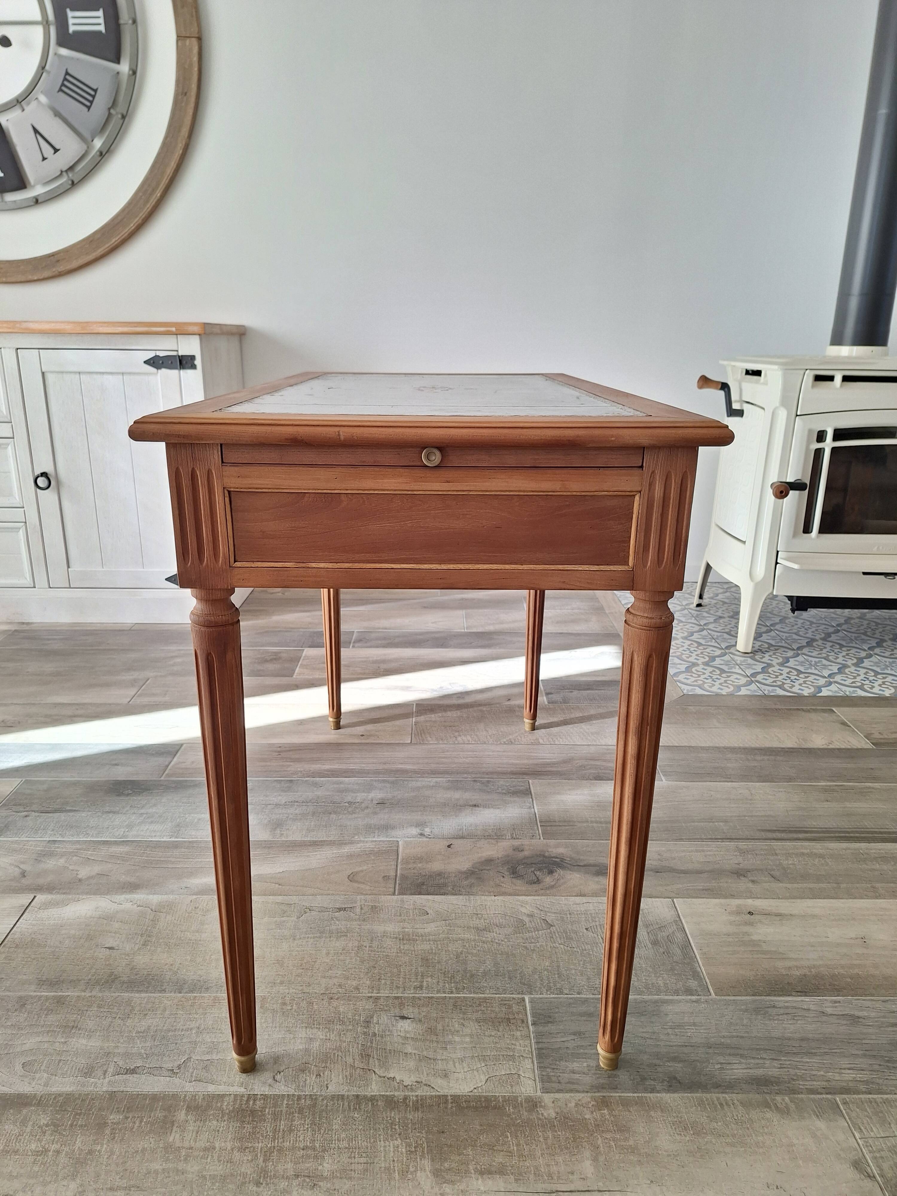 Extendable desk in solid wood in Louis XVI style