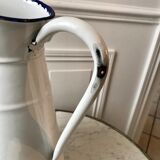 Old pitcher in enamelled sheet metal 20s-30s