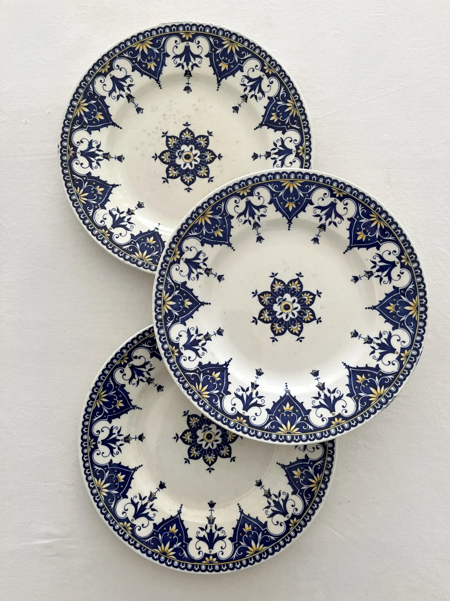3 flat plates made of ironstone "Cluny" Sarreguemines