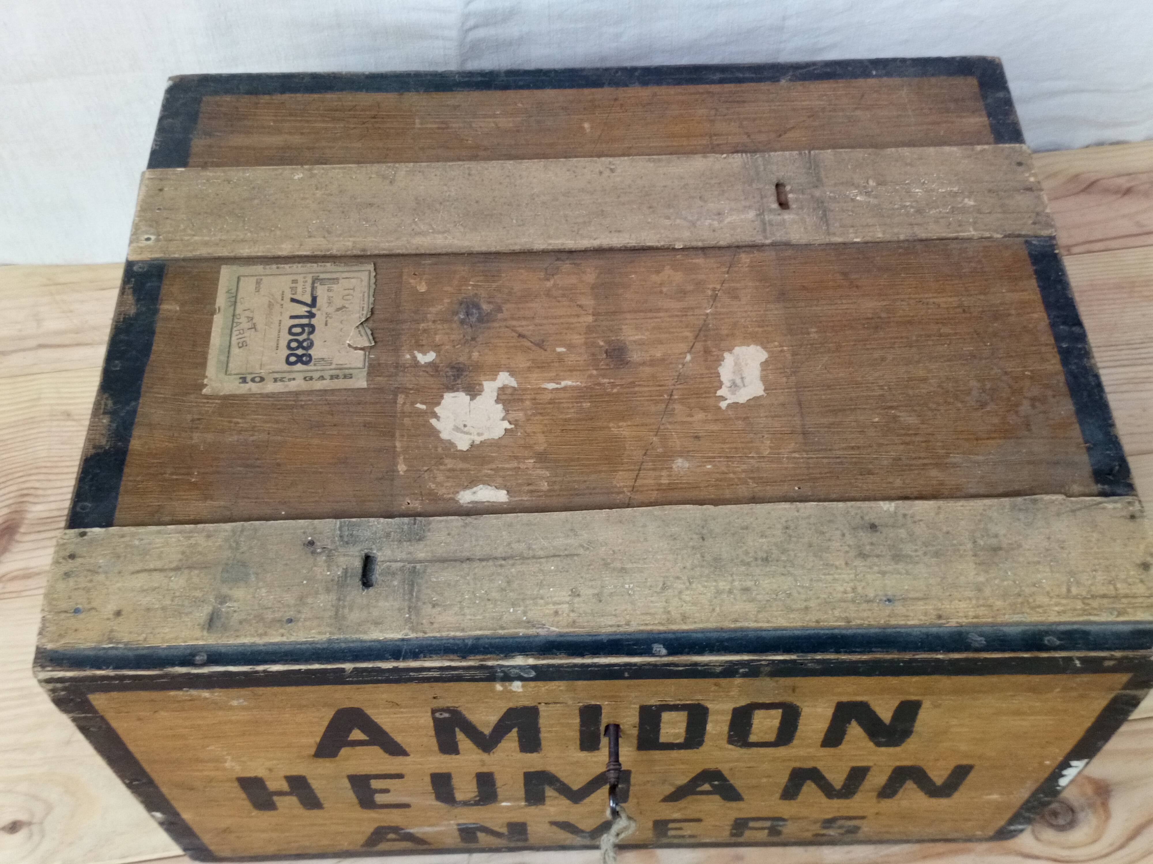 Old container of starch