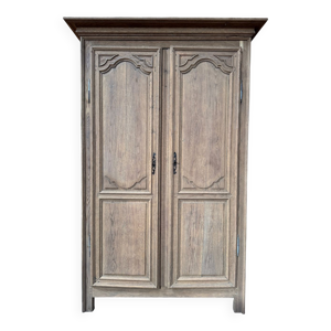 Armoire en chêne aérogommée