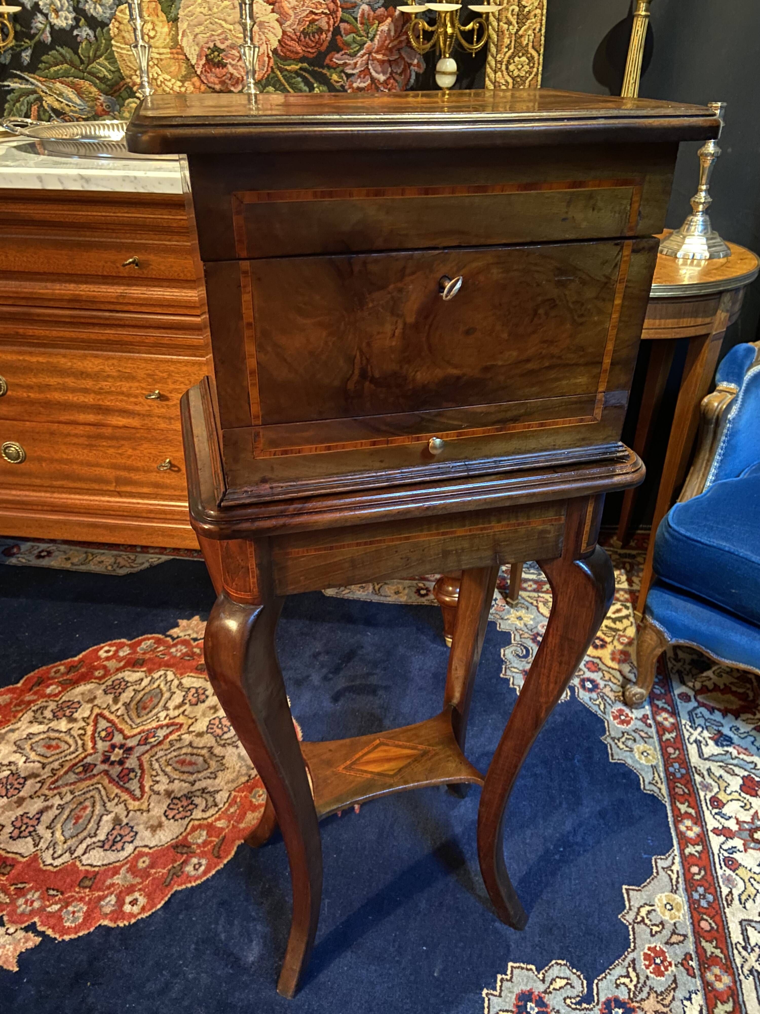 Walnut jewelry cabinet with marquetry decoration, early 19th century, Restoration