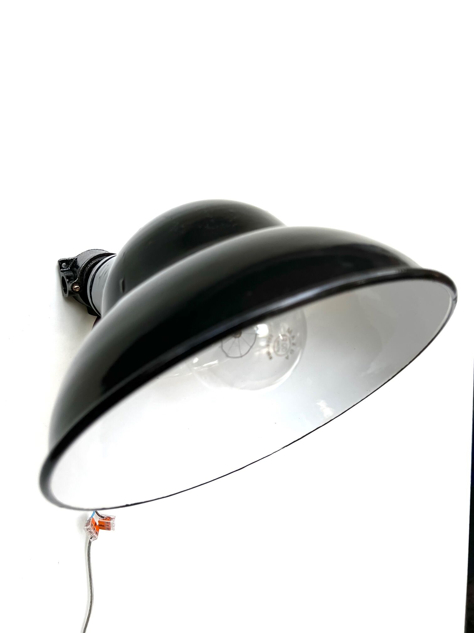 BLACK ENAMELLED TOLE WALL LAMP 1940 LEGRAND Ø 25 CM