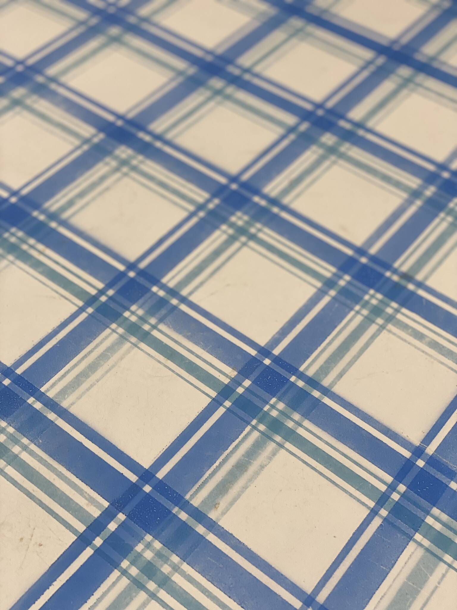 Farmhouse table with enamelled metal top