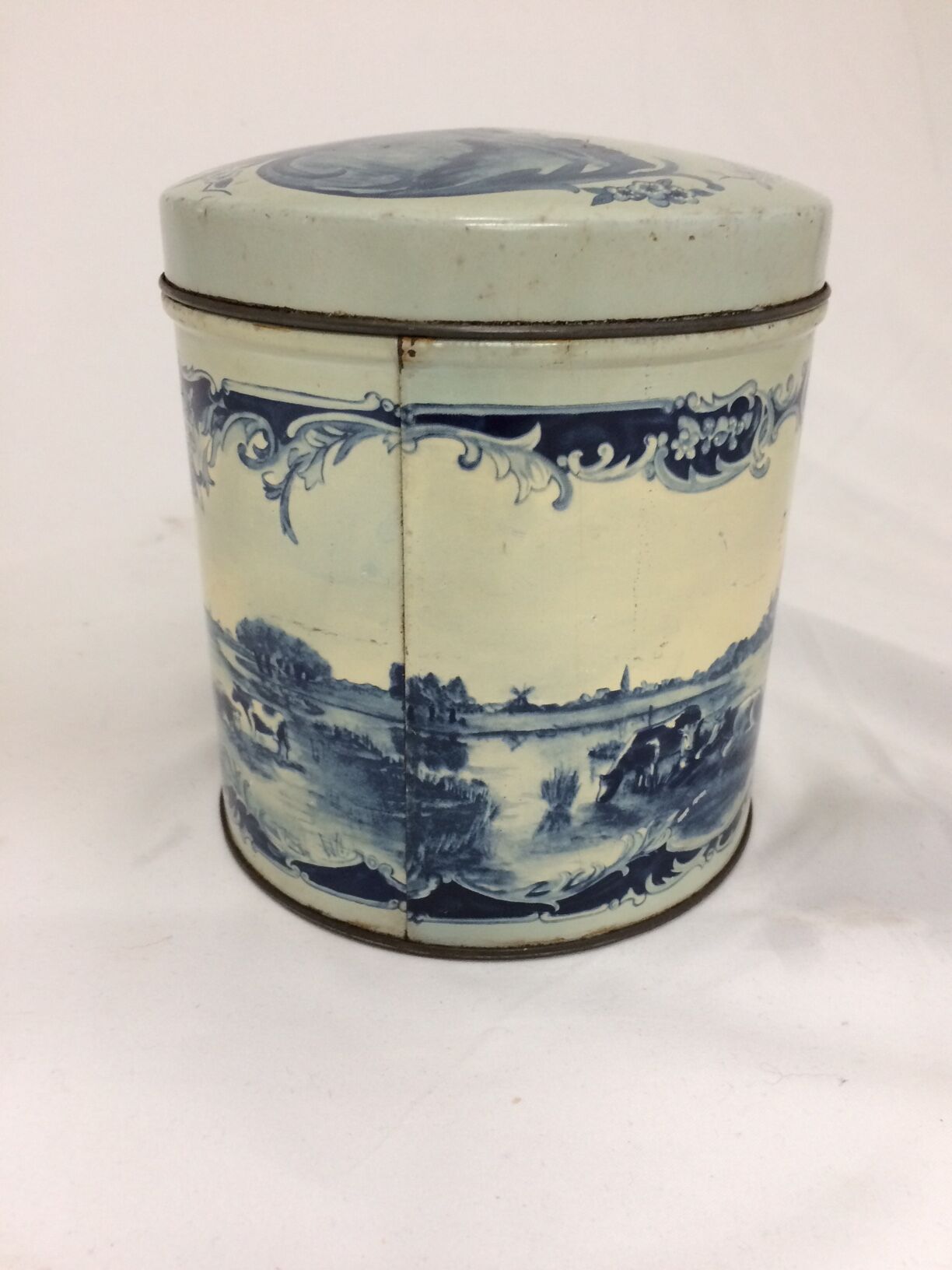 Old box in lithographed sheet metal