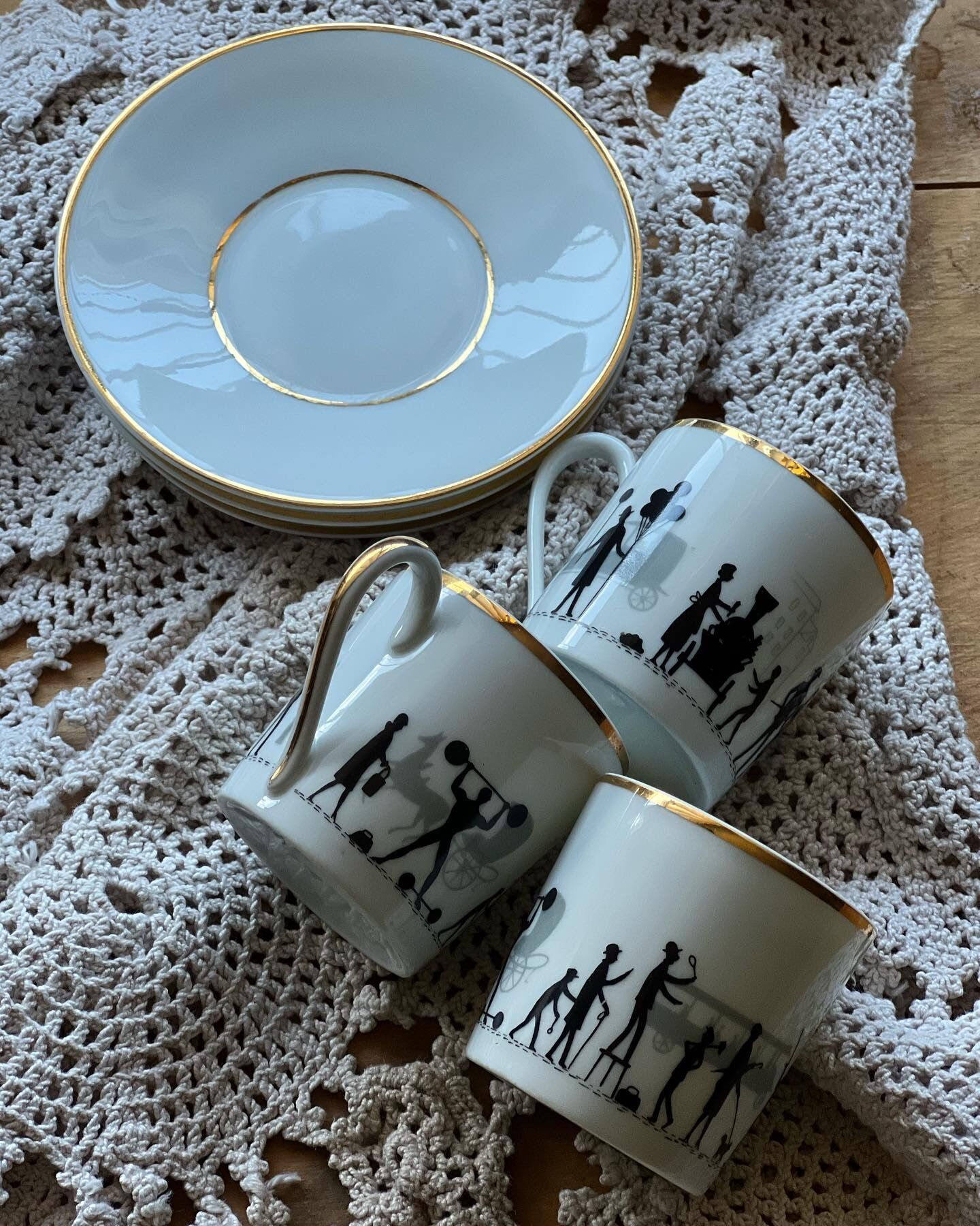 Limoges porcelain coffee cups / Wink to Mr. Silhouette Étienne