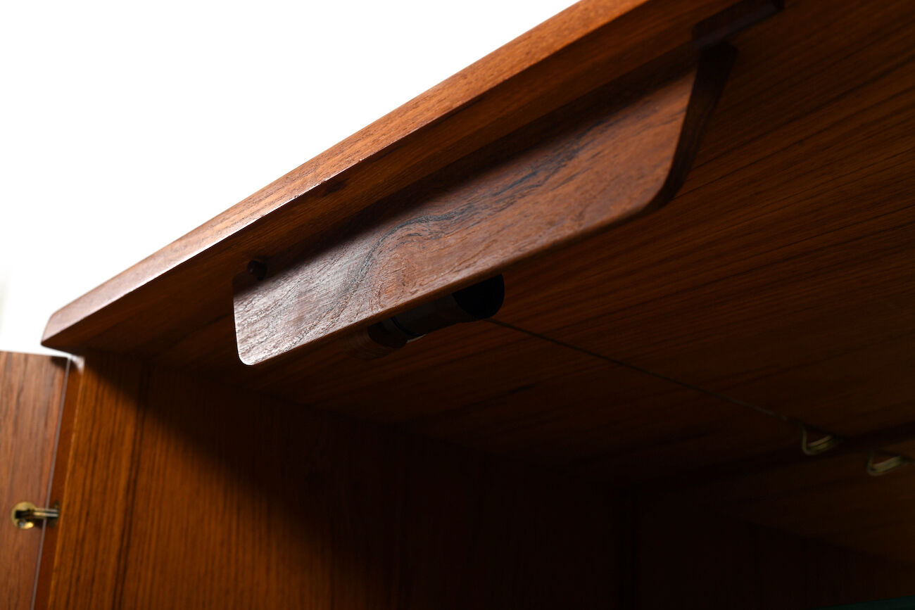 Mid Century Fine Danish Bar Cabinet in Teak