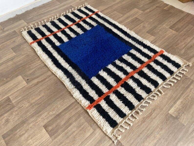 Traditional handmade Moroccan rug, size 140 x 260 cm