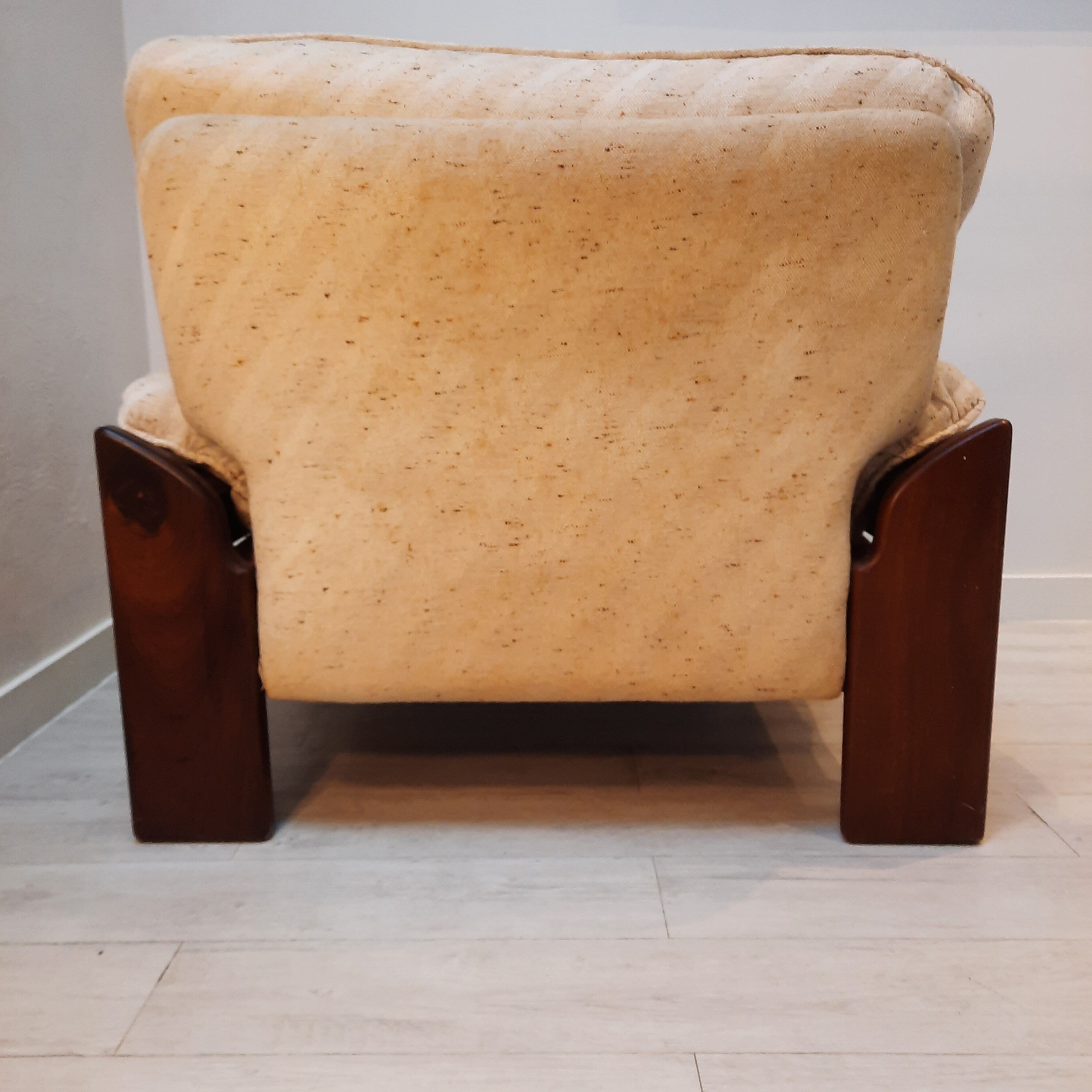 Pair of Italian armchair in Walnut 1970