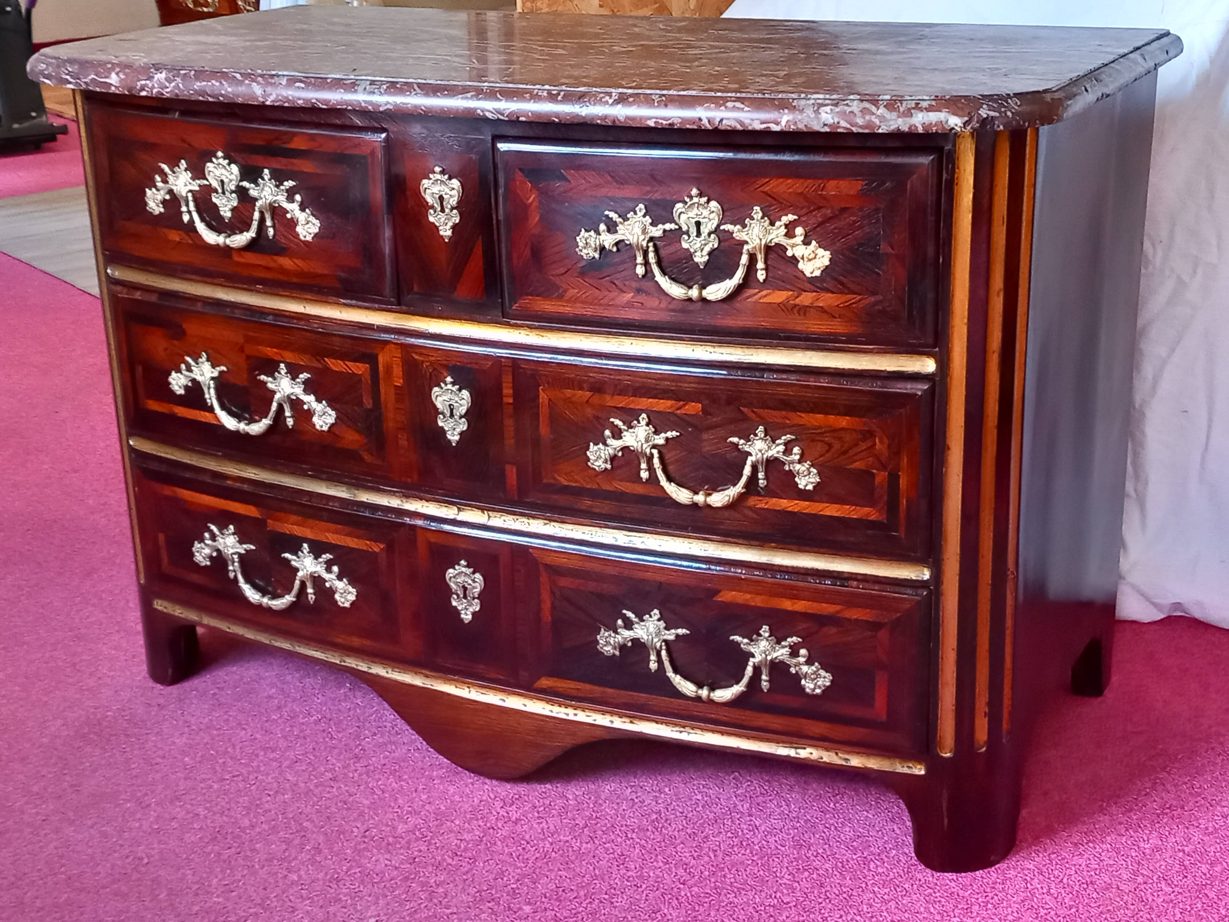 Regency chest of drawers