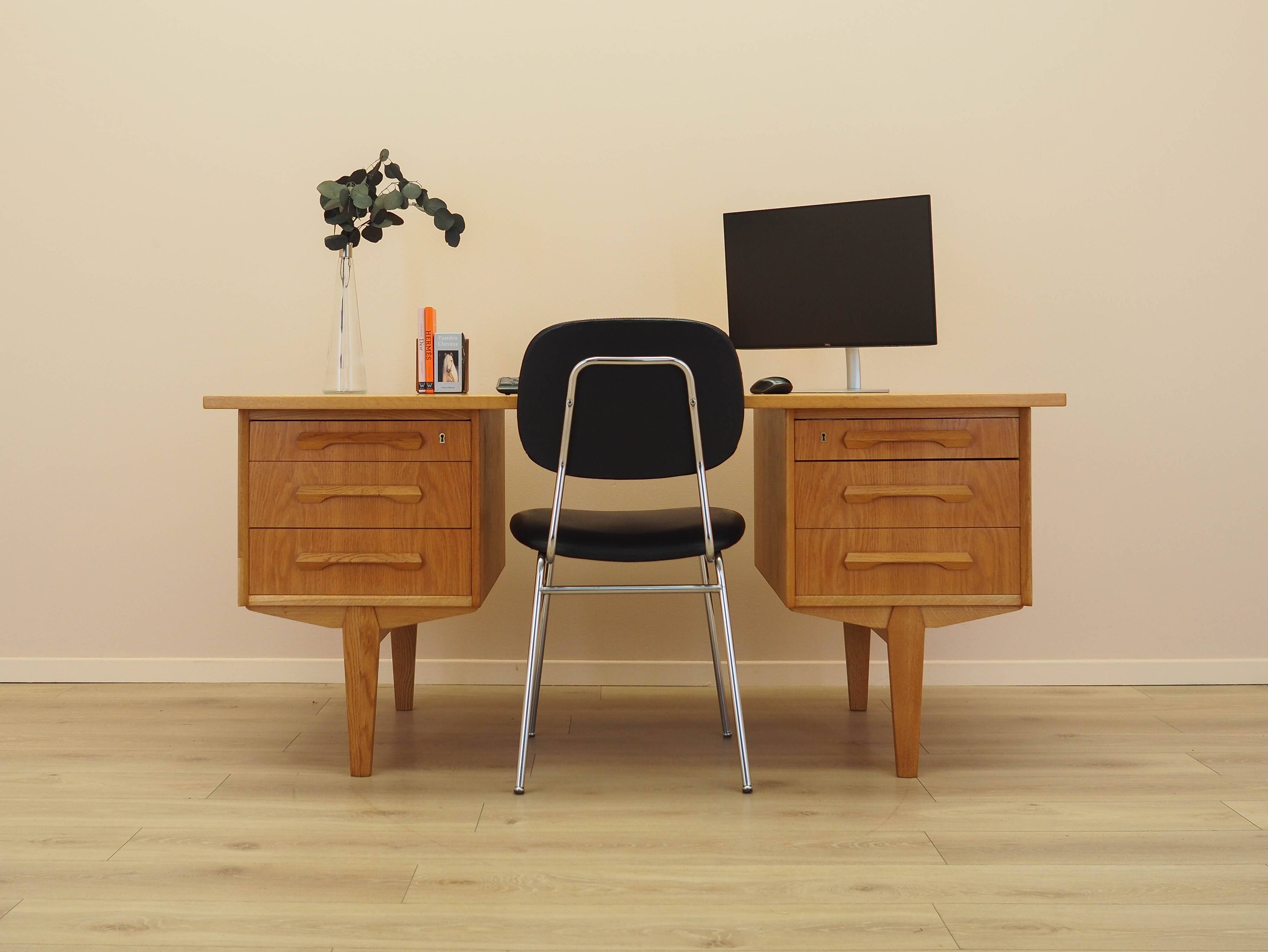 Oak desk, Danish design, 1960s, designer: Henning Kjærnulf
