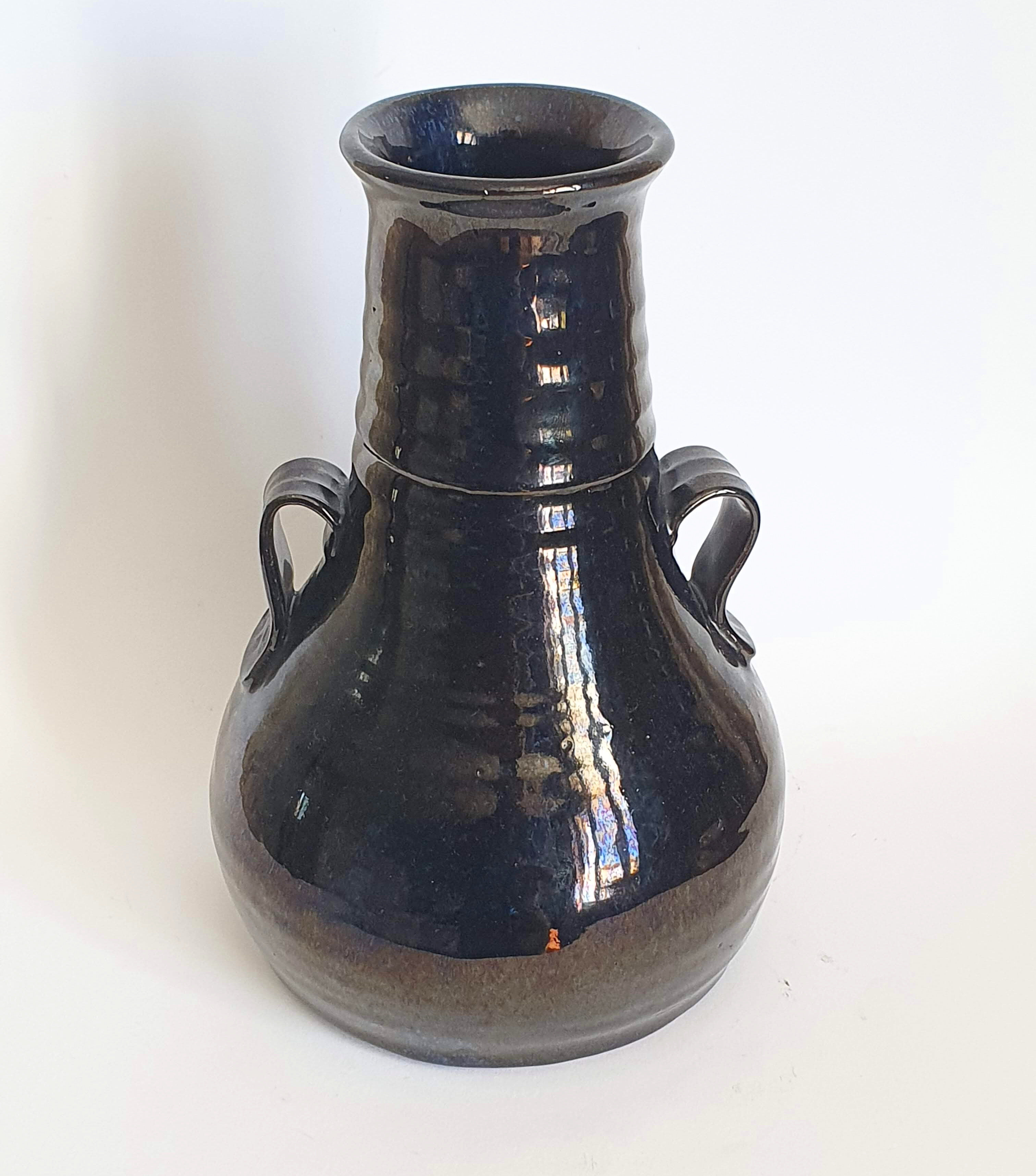 Ceramic vase by Tammi Starck