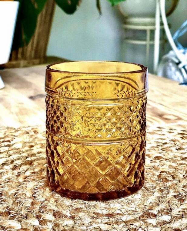 Verres et carafe ambré ciselé vintage