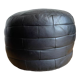 Pouf noir en cuir patchwork de Sède