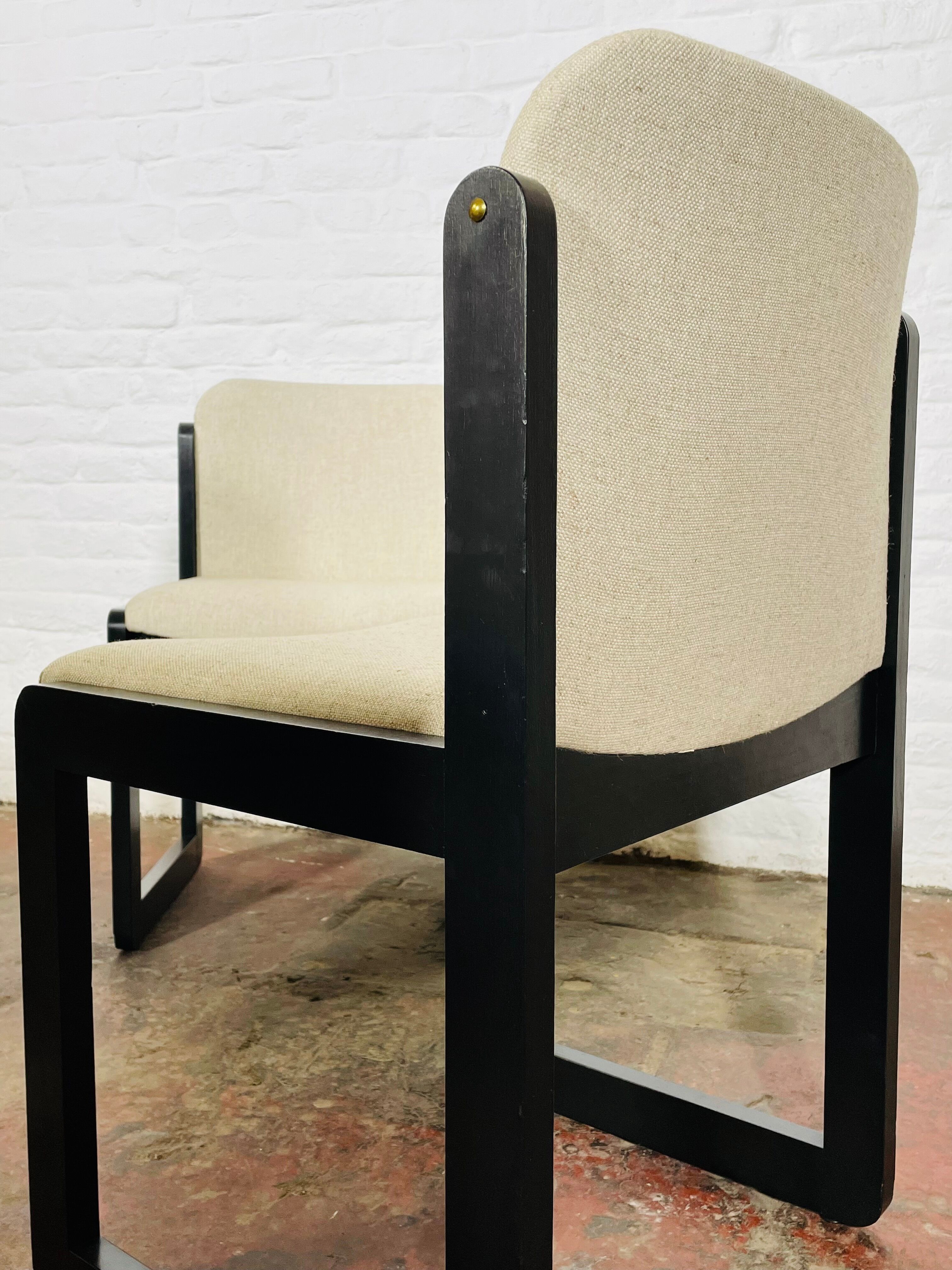 Suite de 4 chaises italiennes, 1970's