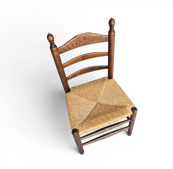 3 chaises d'enfant anciennes en bois à dossier échelle / siège en osier / années 1930